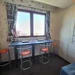 Lazuren Bryag Lux Apartament