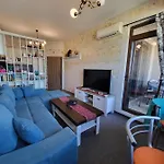 Lazuren Bryag Lux Burgas City