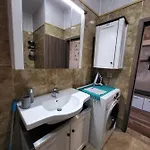 Lazuren Bryag Lux Apartament *