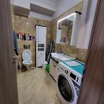 Lazuren Bryag Lux *