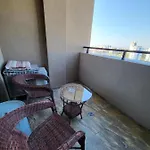 Apartament Lazuren Bryag Lux *