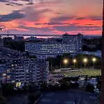 Apartament Lazuren Bryag Lux
