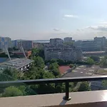 Lazuren Bryag Lux Apartament *