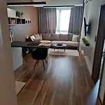 Lazuren Bryag Lux
