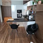 Lazuren Bryag Lux Apartament Burgas City