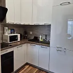Apartament Lazuren Bryag Lux
