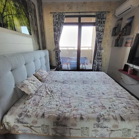 아파트 Lazuren Bryag Lux 부르가스