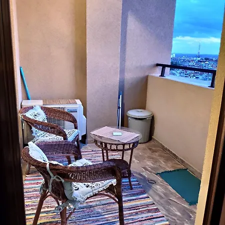 아파트 Lazuren Bryag Lux *