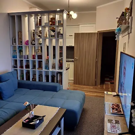 아파트 Lazuren Bryag Lux *