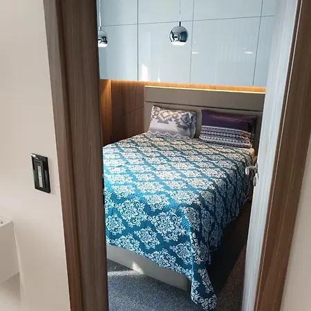 Lazuren Bryag Lux * Burgasz