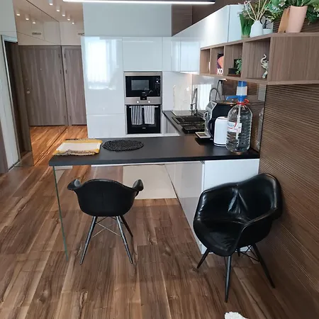 Lazuren Bryag Lux Apartman Burgasz