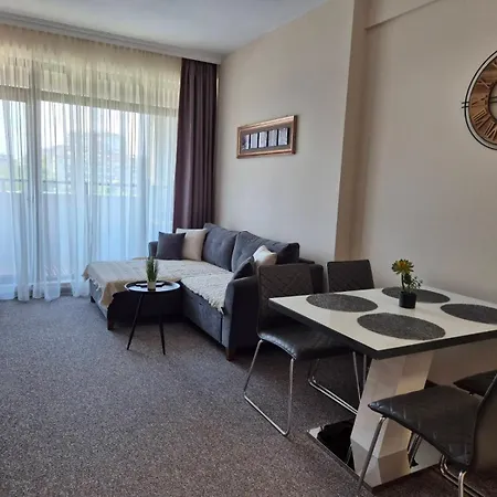 Apartment Lazuren Bryag Lux *