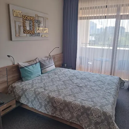 Lazuren Bryag Lux 부르가스