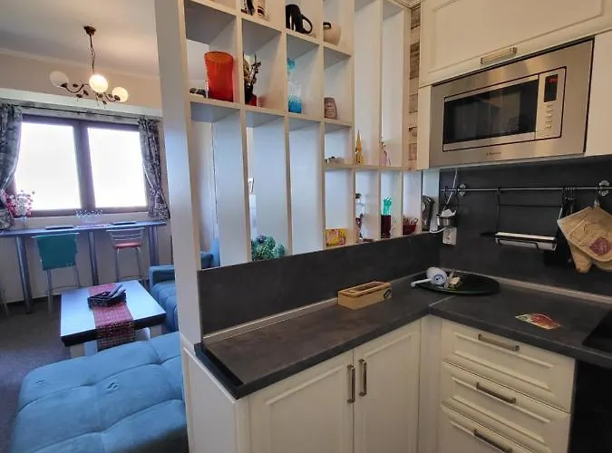 Lazuren Bryag Lux * Burgas City