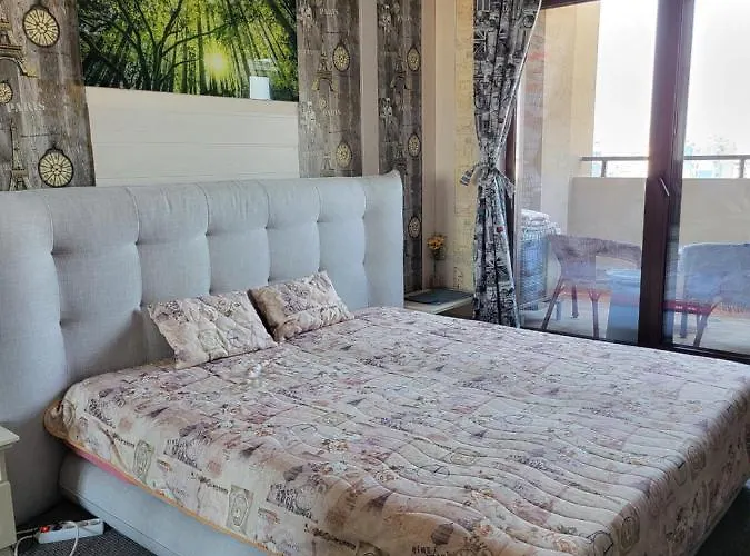 Lazuren Bryag Lux Burgas City