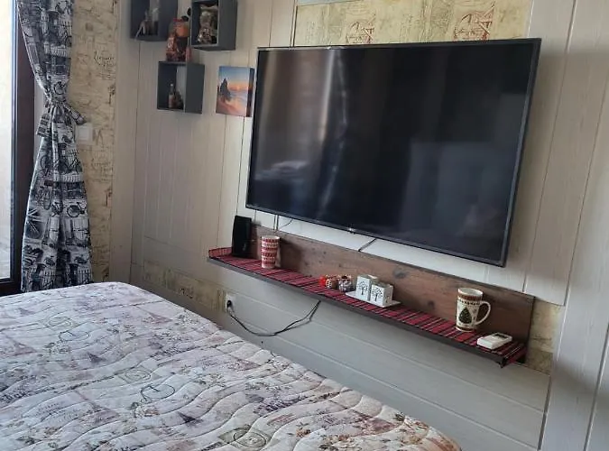 Lazuren Bryag Lux Burgas City