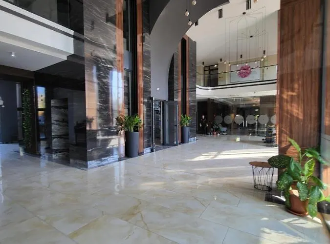 Lazuren Bryag Lux * Burgas City