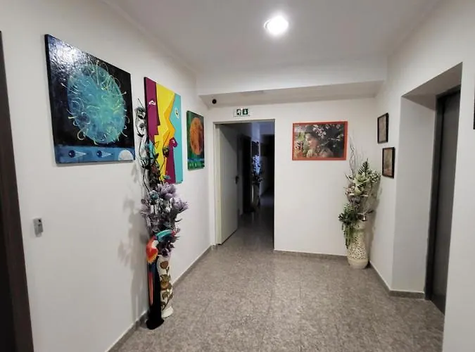 Lazuren Bryag Lux * Burgas City