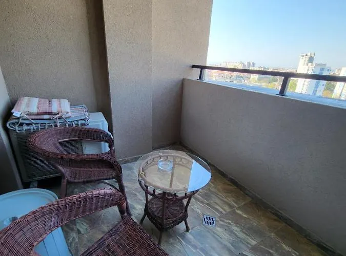 Apartmán Lazuren Bryag Lux *