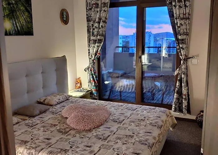 Lazuren Bryag Lux * Burgas City