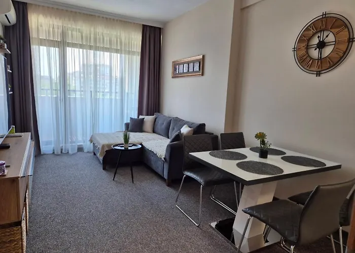 Apartmán Lazuren Bryag Lux *