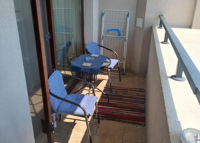 Lazuren Bryag Lux Apartmán *