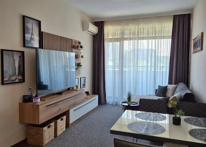 Apartmán Lazuren Bryag Lux