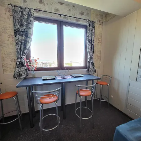 Lazuren Bryag Lux Апартаменты