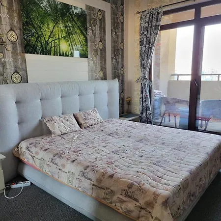 Lazuren Bryag Lux Бургас