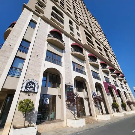 Lazuren Bryag Lux Апартаменты