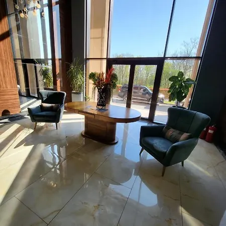 Lazuren Bryag Lux Бургас