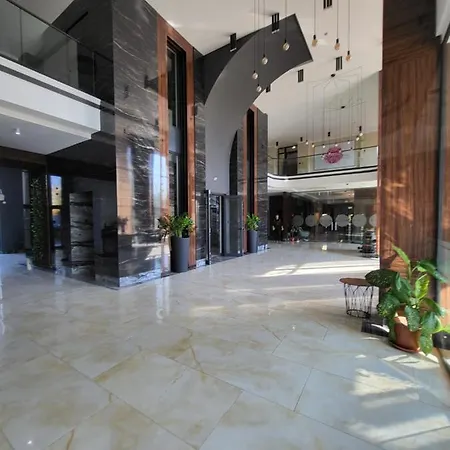 Lazuren Bryag Lux * Burgas