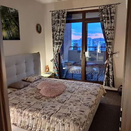 Lazuren Bryag Lux * Burgas
