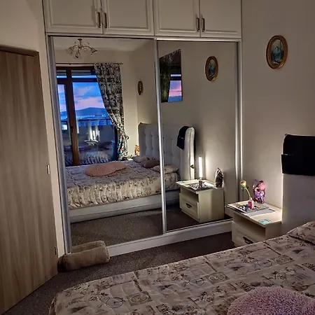 Lazuren Bryag Lux * Burgas