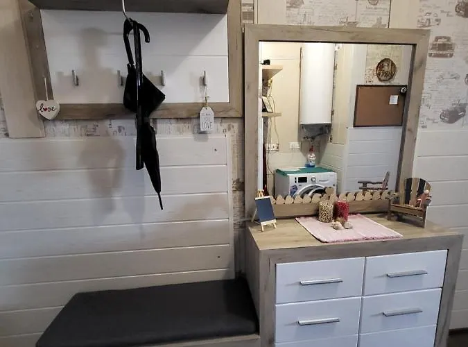 Апартамент Lazuren Bryag Lux Бургас