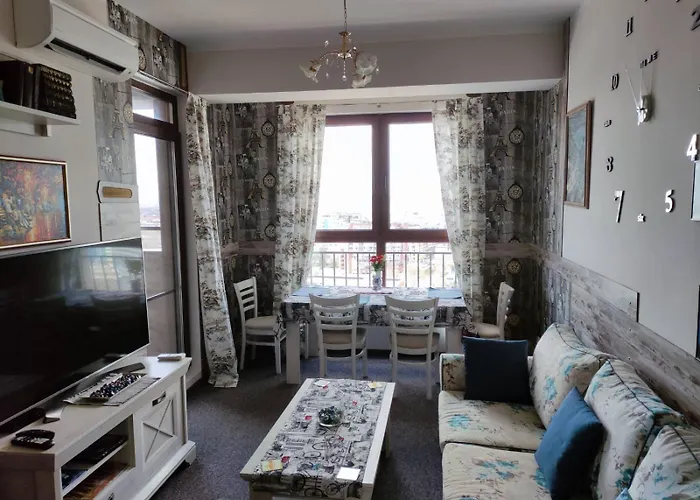 Lazuren Bryag Lux Burgas