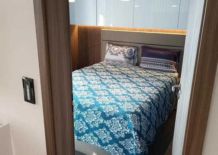 Lazuren Bryag Lux * Burgas